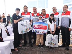 Secercah Asa Jelang Tahun Ajaran Baru, Pertamina Salurkan Ribuan Seragam Sekolah