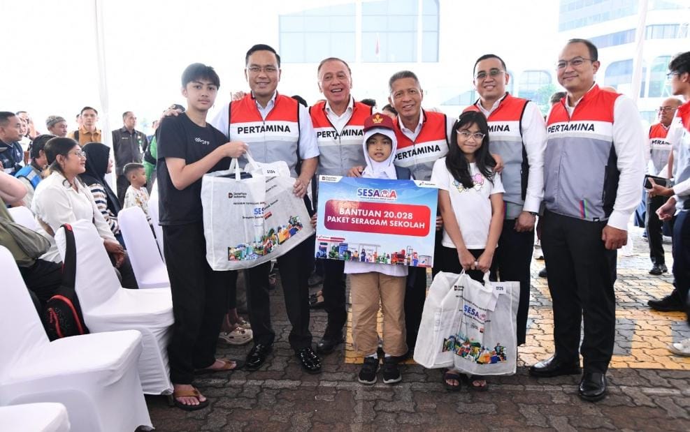 Secercah Asa Jelang Tahun Ajaran Baru, Pertamina Salurkan Ribuan Seragam Sekolah