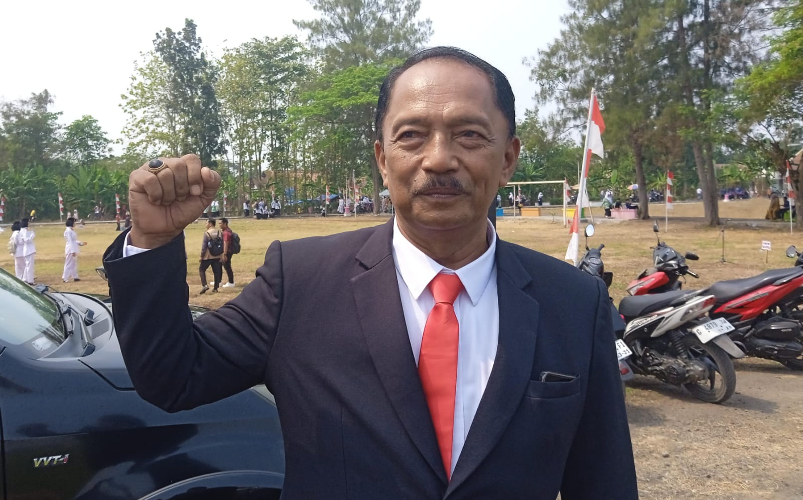 Peringatan HUT ke-81 RI di Ampelgading Berlangsung Khidmat dan Semarak