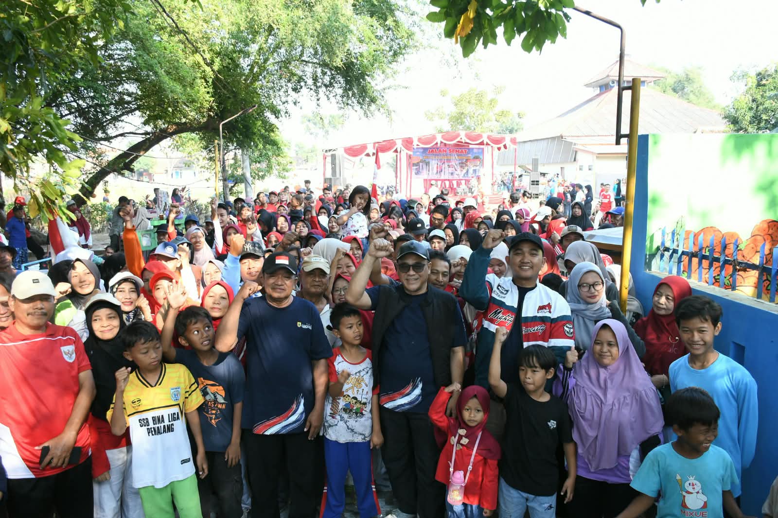 Jalan Sehat Peringati HUT ke-81 RI di Wanarejan Selatan: Olahraga Bersama Perkuat Kerukunan dan Integrasi Sosial