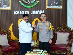 Kapolda Jambi Hadir Langsung ke Kejati Jambi, Sampaikan Selamat Hari Lahir Kejaksaan RI