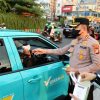 Jaga Kesehatan Warga, Kapolres Depok Imbau Gunakan Masker di Tengah Paparan Abu Vulkanik