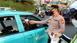 Jaga Kesehatan Warga, Kapolres Depok Imbau Gunakan Masker di Tengah Paparan Abu Vulkanik
