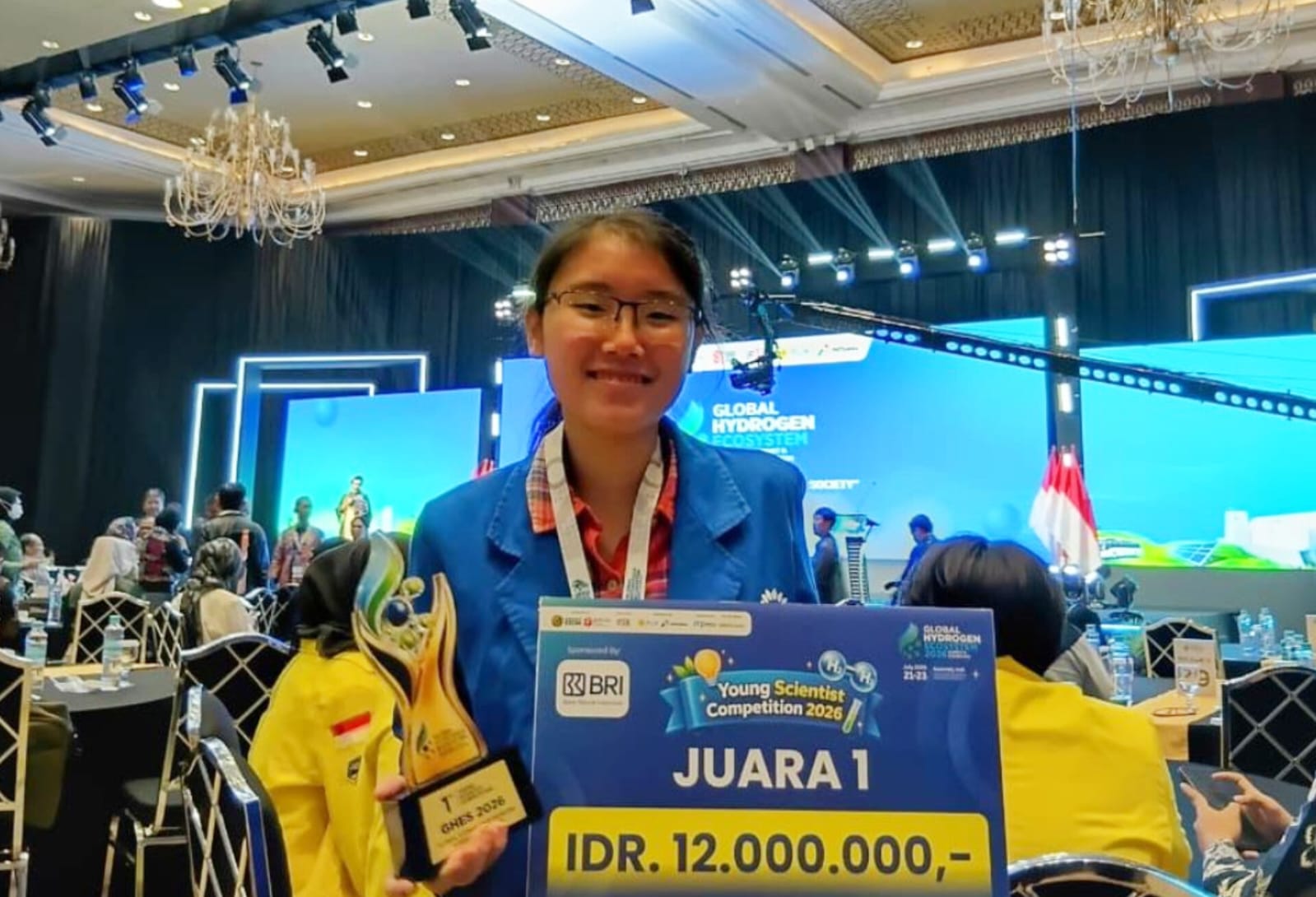 Jawab Tantangan Penyimpanan Hidrogen, Mahasiswa UPER Raih Juara 1 Young Scientist Competition
