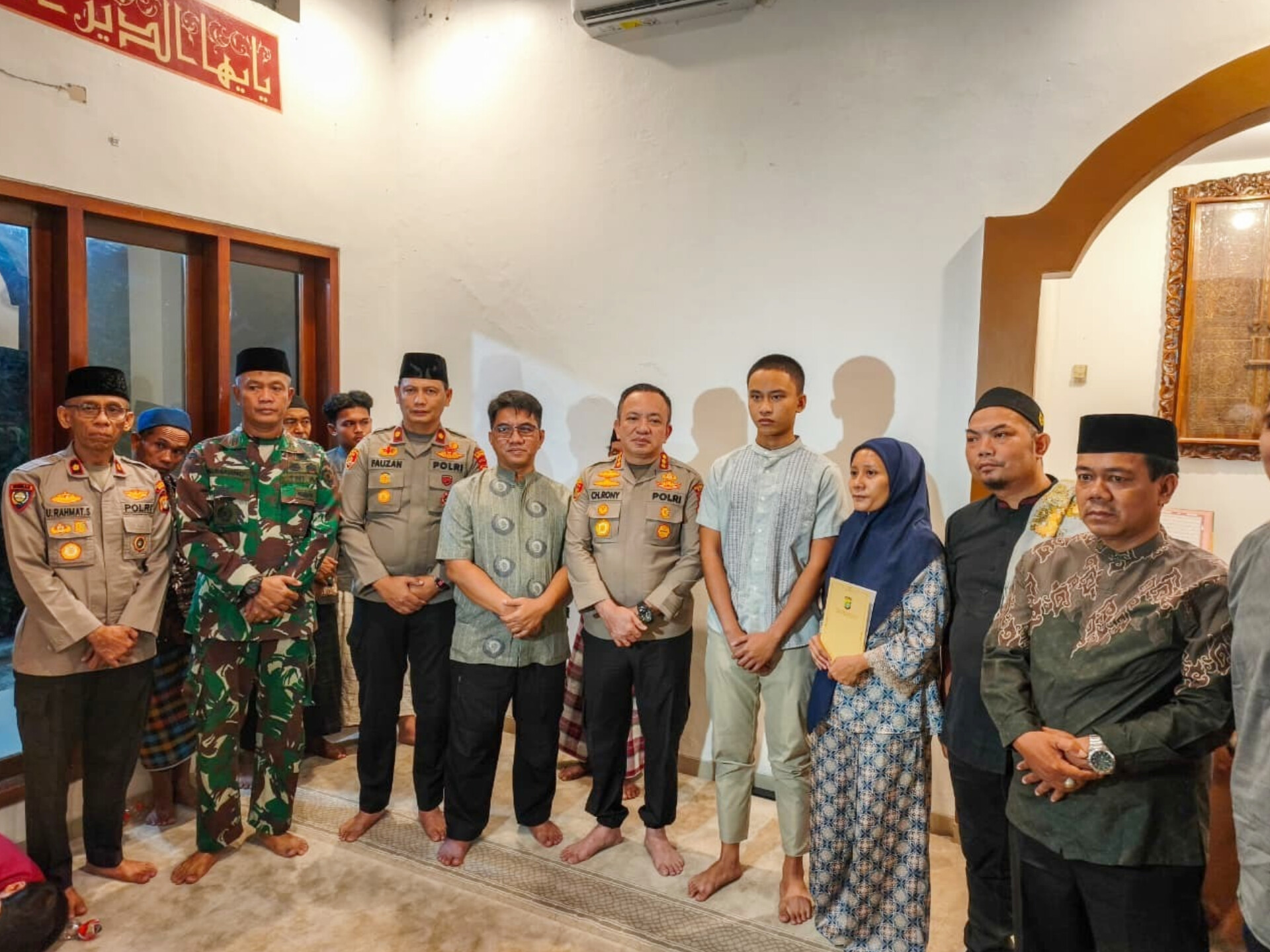 Kapolres Metro Depok Hadiri Doa Bersama, Mendoakan Keselamatan Yudistro Pranoto dan Seluruh Jurnalis yang Hilang Kapolres Metro Depok Hadiri Doa Bersama, Mendoakan Keselamatan Yudistro Pranoto dan Seluruh Jurnalis yang Hilang