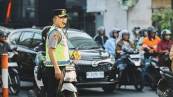 Commander Wish Dijalankan, Kapolda Jatim dan Jajarannya Turun Langsung ke Titik Rawan Lalu Lintas Surabaya