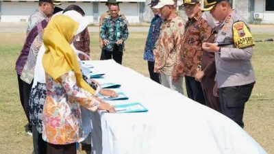 Wujudkan Sekolah Bebas Kekerasan, 1.800 Pemangku Kepentingan di Pemalang Tandatangani Pakta Integritas Pencegahan Perundungan Wujudkan Sekolah Bebas Kekerasan, 1.800 Pemangku Kepentingan di Pemalang Tandatangani Pakta Integritas Pencegahan Perundungan