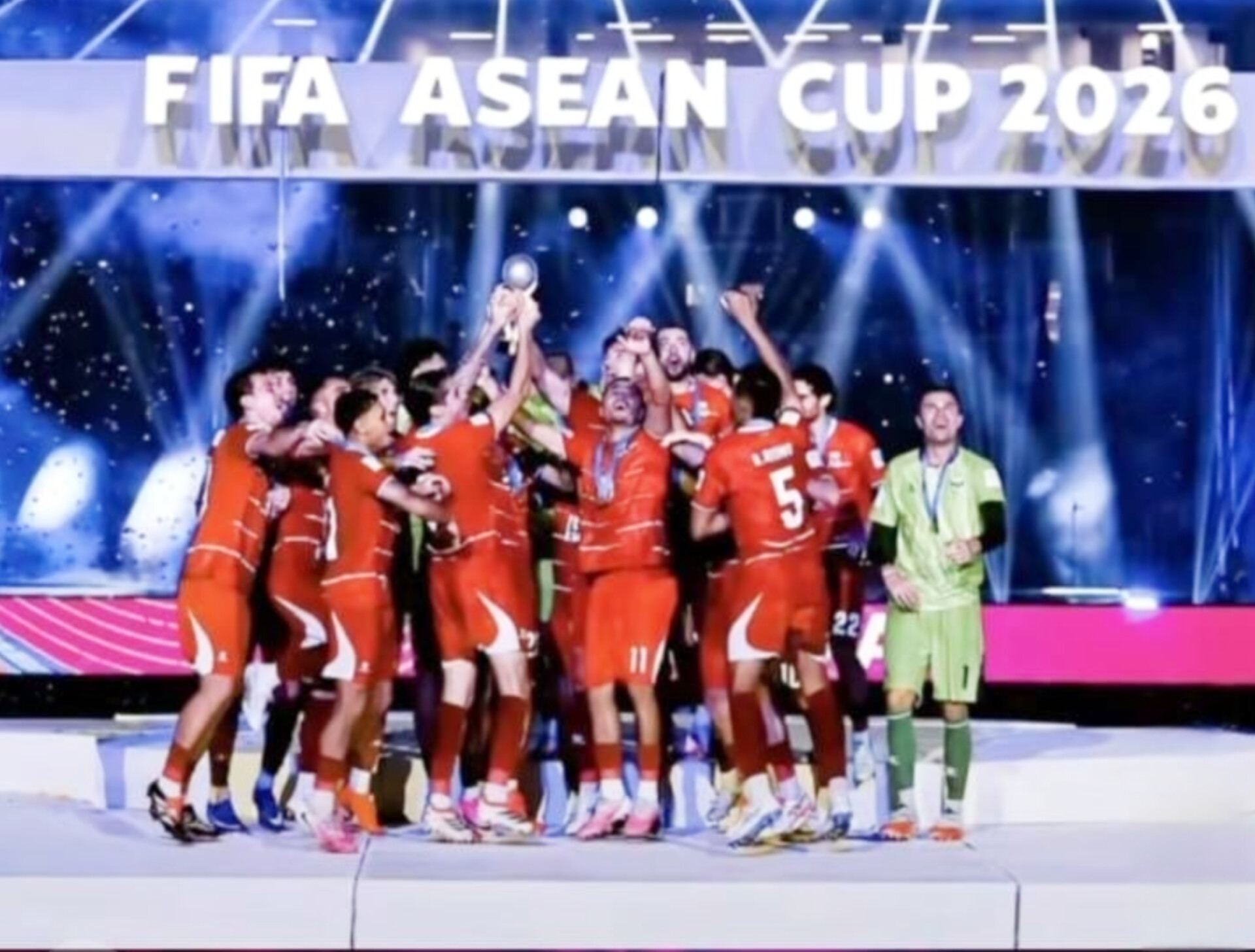 Timnas Indonesia Angkat Trofi FIFA ASEAN Cup 2026