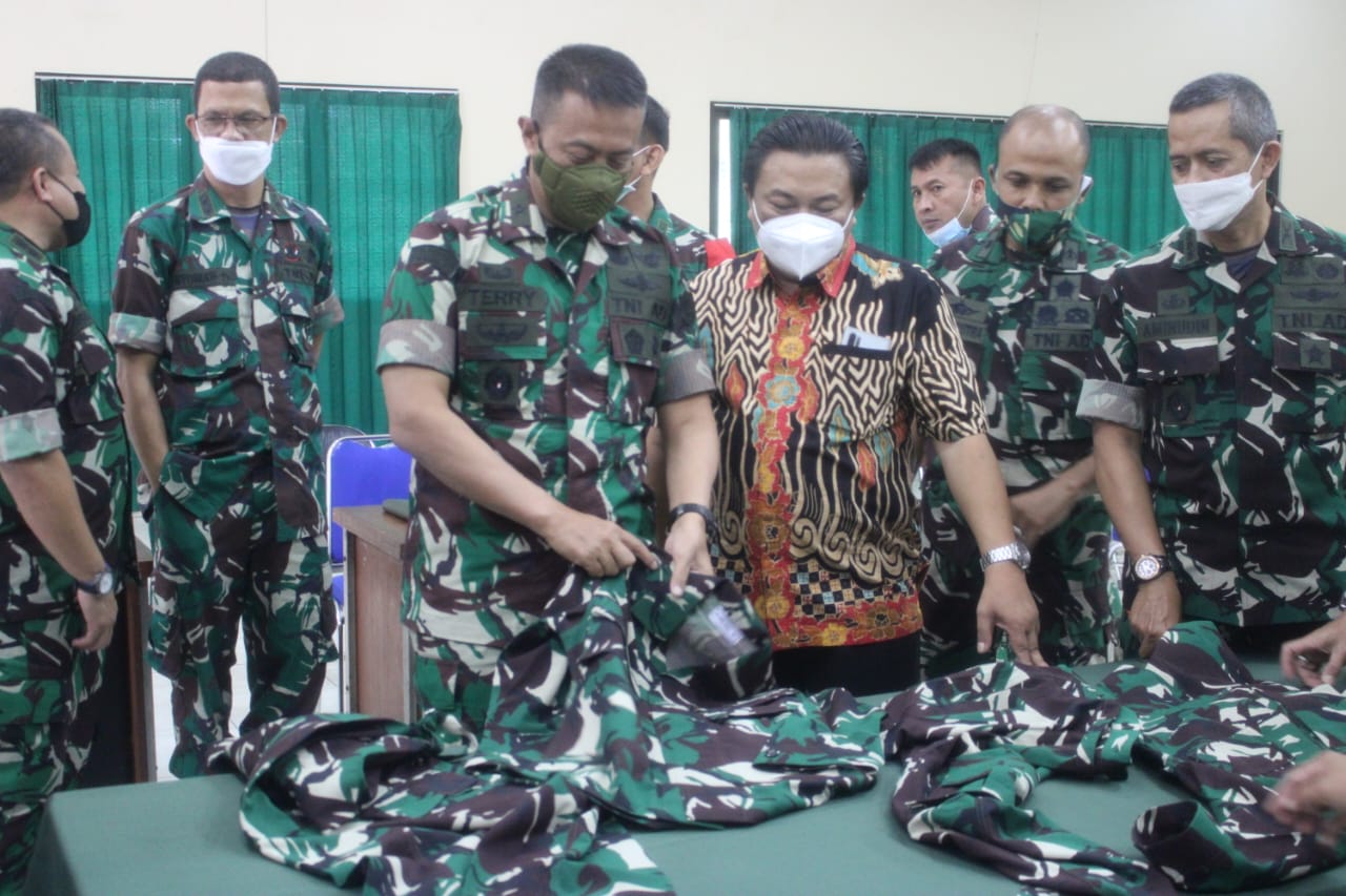 Uji Coba Sekaligus  Sertifikasi Seragam PDL TNI Buatan Dalam Negeri