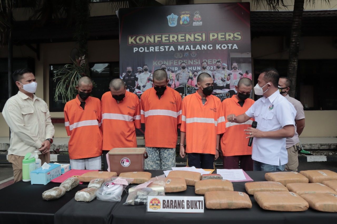 Peredaran Ganja Sebanyak 14,5 Kilo Gram Berhasil Digagalkan Polresta Malang Kota