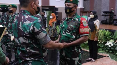 Dianggap Berprestasi, KASAD Berikan Penghargaan 5 Prajurit Kodam Jaya