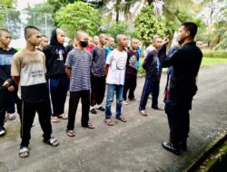 Tim Gegana Brimob Sumsel Berikan Pembinaan Mental Dan Spiritual Para Pelaku Tawuran Tim Gegana Brimob Sumsel Berikan Pembinaan Mental Dan Spiritual Para Pelaku Tawuran