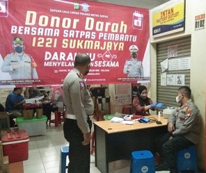 Satpas SIM 1221 Polres Metro Depok Gandeng PMI Gelar Donasi Darah