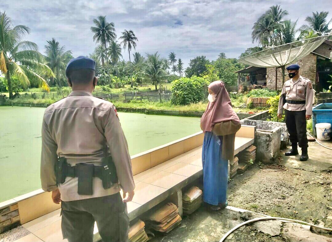 Giat Patroli Dialogis, Personil Satbrimob Polda Sumsel Sambangi Warga Kecamatan Belitang III, Oku Timur