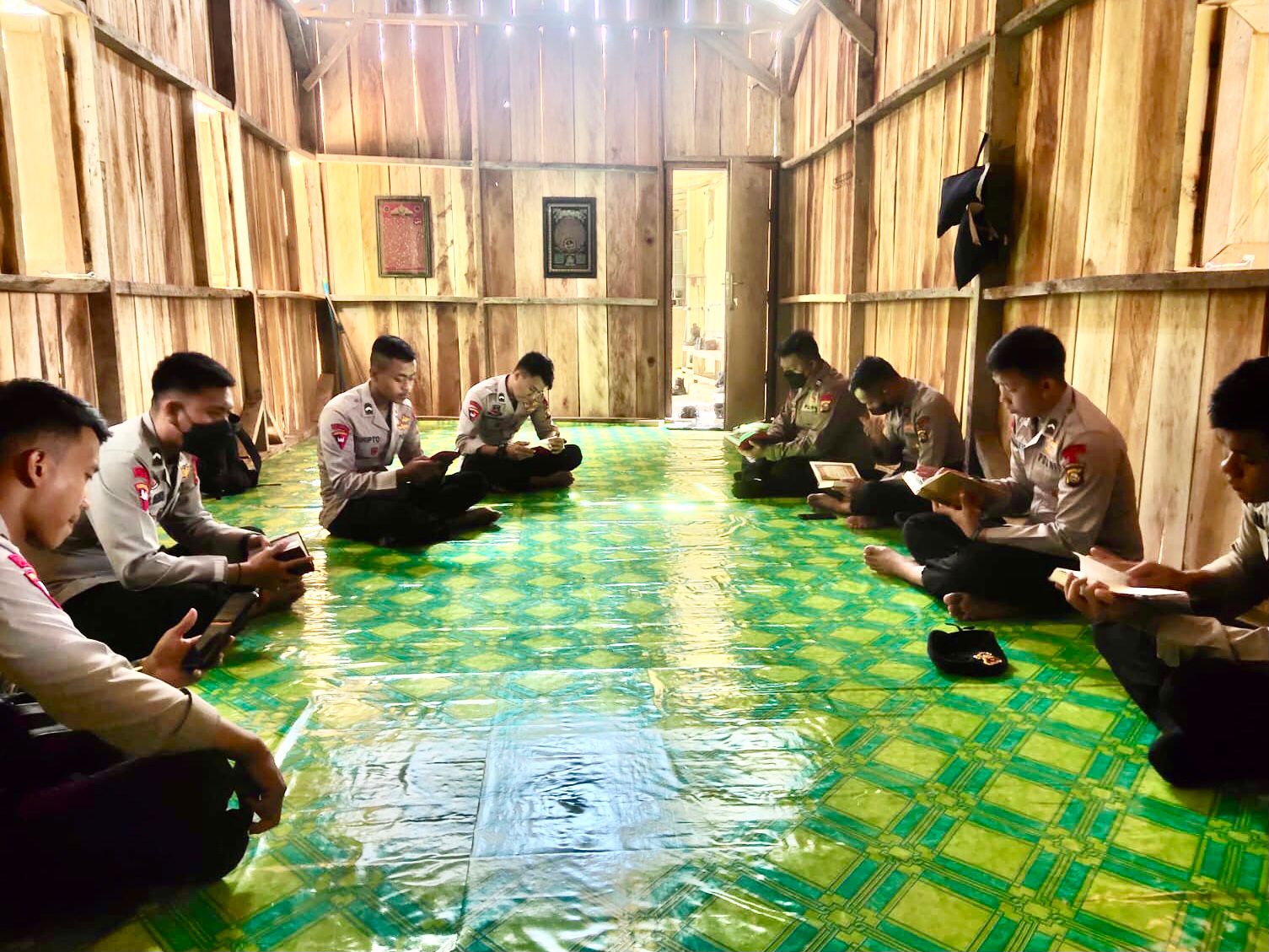Tingkatkan Keimanan dan Ketaqwaan, Sekalkgus  Ciptakan Pribadi Yang Berakhlak Baik, Selama  Ramadhan, Brimob Sumsel Tadarus Alquran