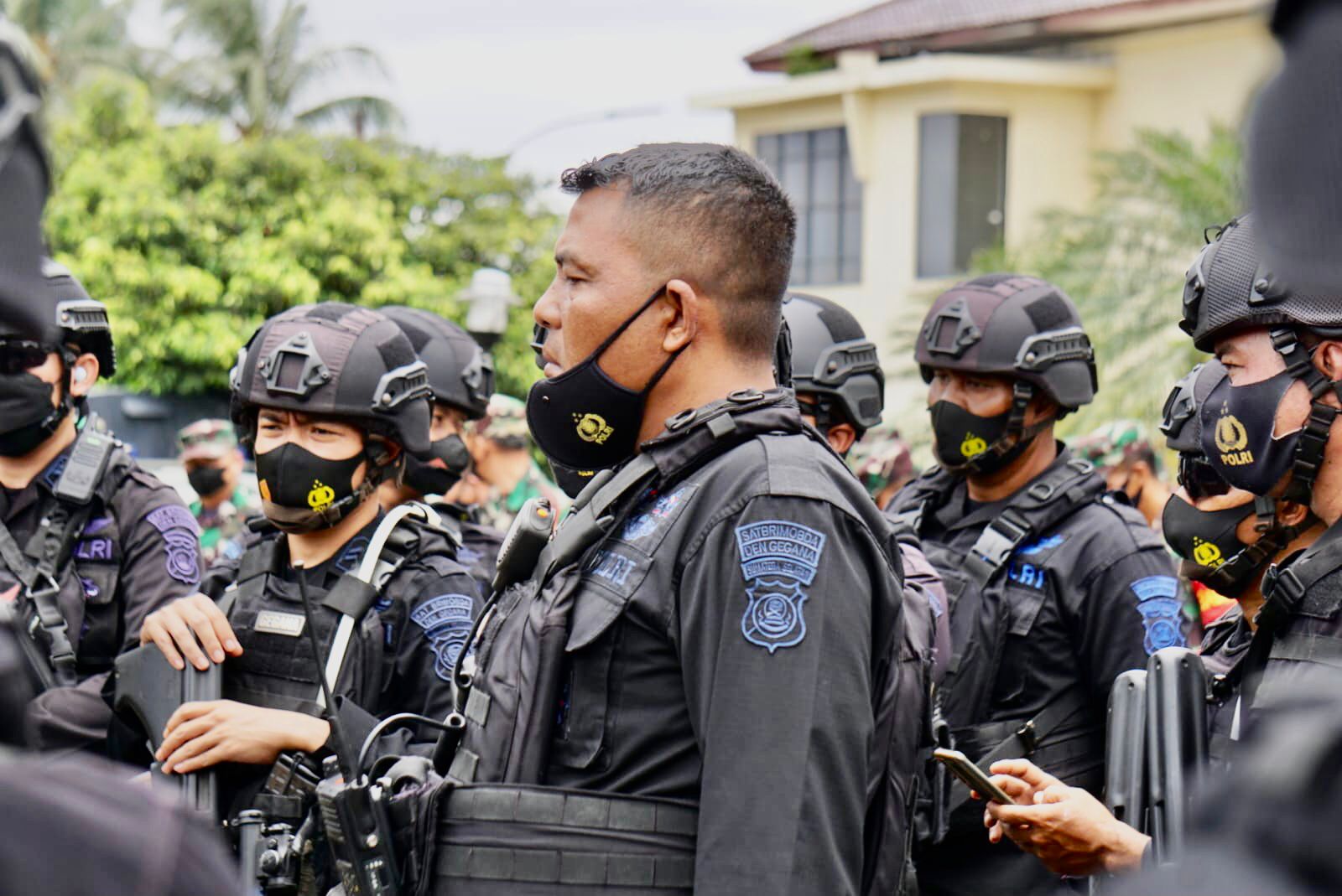 Sejumlah Personil Satbrimob Polda Sumsel Diterjunkan Lakukan Pengamanan Aksi Unjuk Rasa Aliansi BEM Se-Sumatera Selatan