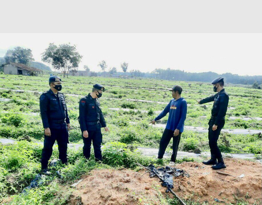Giat Patroli Dialogis, Brimob Polda Sumsel Sambangi Para Petani Di OKU Timur