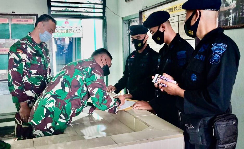 Sambangi Mako Babinminvetcaddam II/Sriwijaya, Personel Gegana Sumsel Mendapat Sambutan Hangat