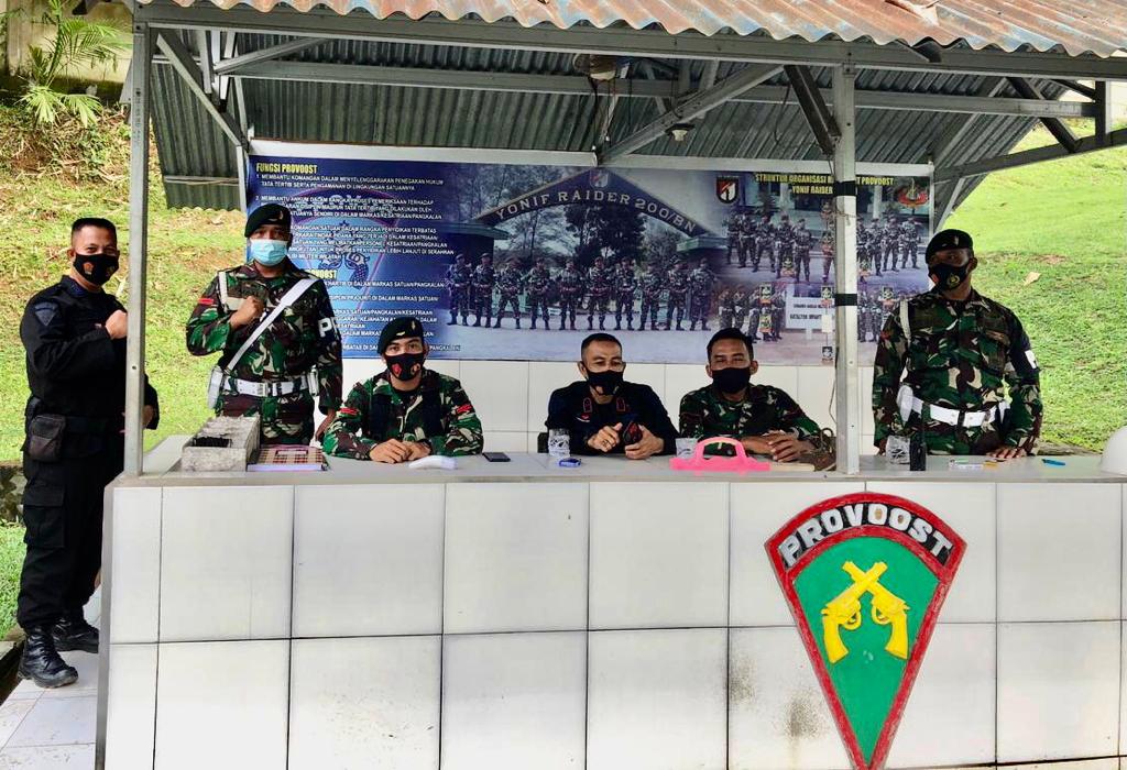 Sambangi Mako Yonif Raider 200 Palembang, Satbrimob Polda Sumsel Perkokoh Sinergitas TNI – Polri