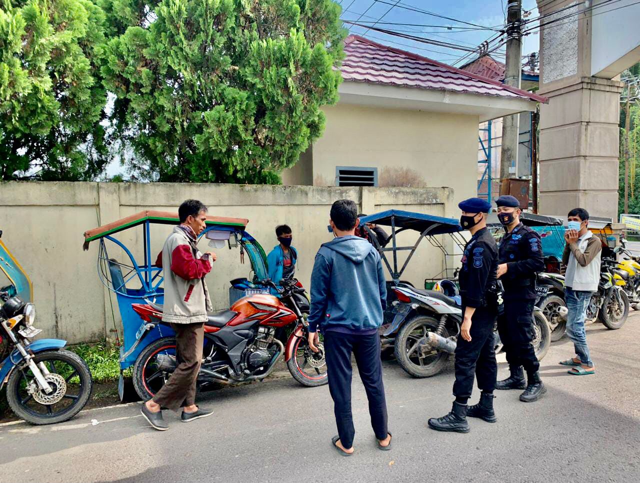 Sudah Jadi Rutinitas, H-2 Lebaran Idul Fitri, Brimob Sumsel Tetap Laksanakan Patroli Dialogis