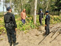 Lakukan Kunjungan Di OKU Timur, Personel Brimob Sumsel Ajak Masyarakat Tingkatkan Produktivitas Pangan Nasional