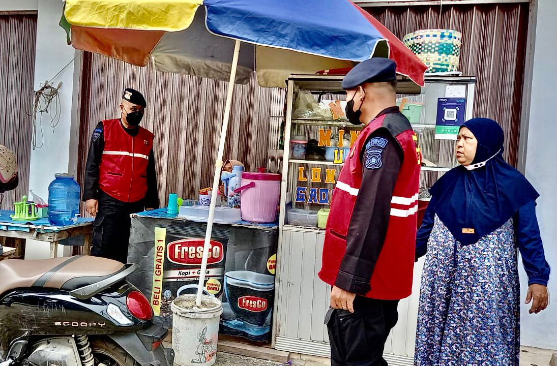 Antisipasi Penyebaran Covid-19, Korps Brimob Sosialisasikan Instruksi Mendagri No.17 Tahun 2021 Kepada Masyarakat Palembang