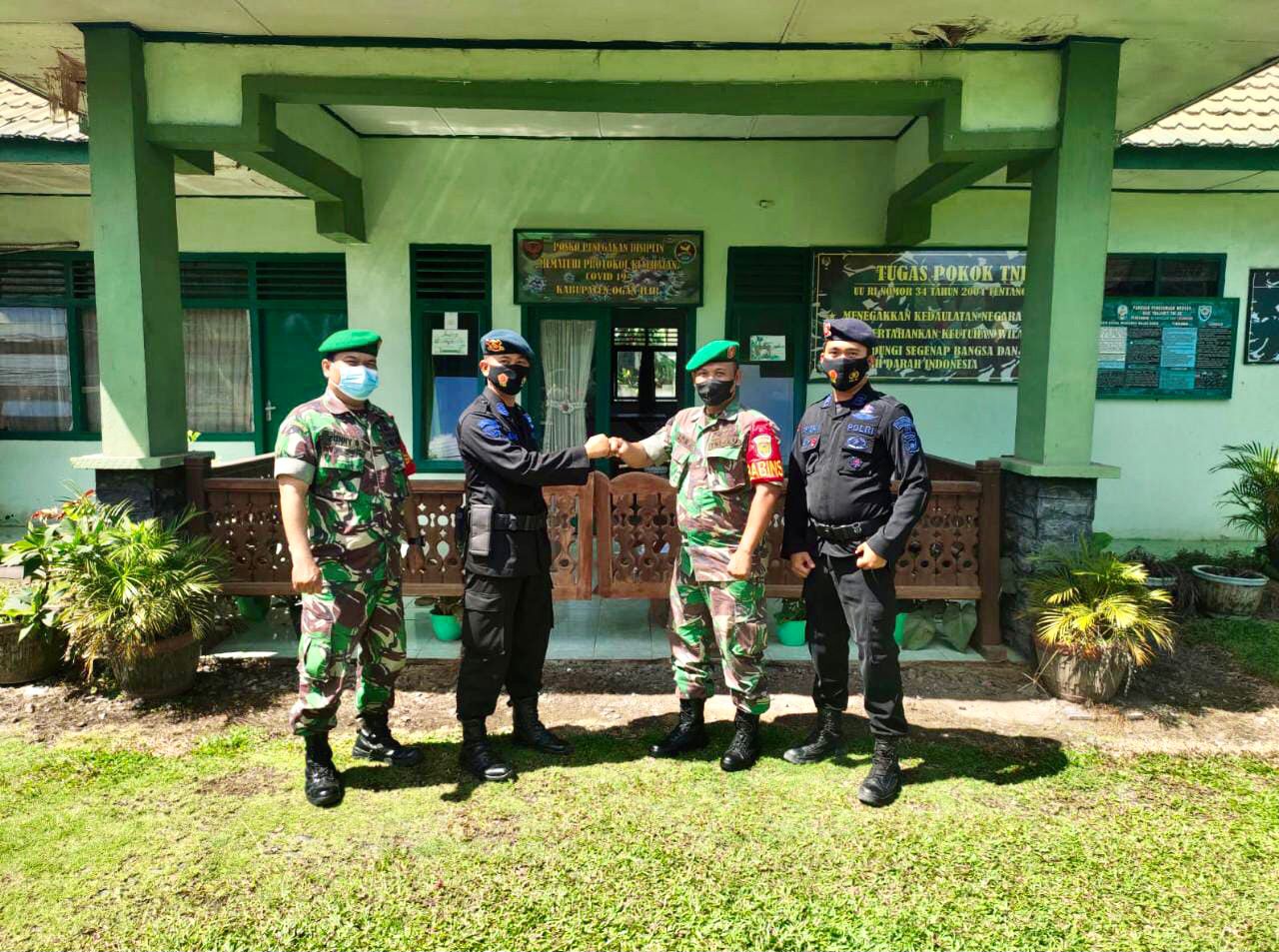 Sambangi Koramil 402-07 / Indralaya, Brimob Sumsel Komitmen Menjaga Situasi Kantibmas Di Ogan Ilir