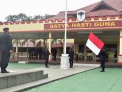 Pimpin Upacara Bulanan Pengibaran Bendera Merah Putih, Dansat Brimob Polda Sumsel Ajak Personel Disiplin dan Tanggungjawab Disetiap Tugas
