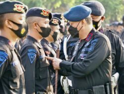 Usai Pimpin Apel Kesatuan dan Jajaran, Dansat Brimob Sumsel Cek Sikap Tampang dan Administrasi Personel