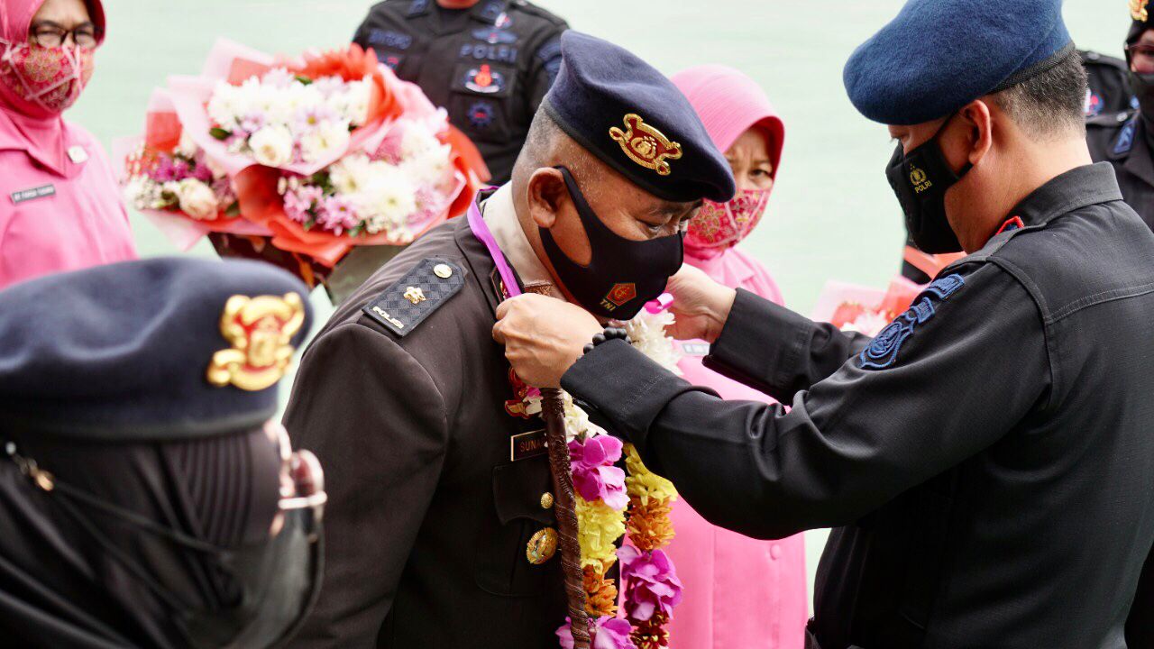 Pimpin Upacara Wisuda Purna Bhakti Personel Satbrimob Polda Sumsel, Ini Yang Disampaikan Dansat Brimob Dalam Amanatnya