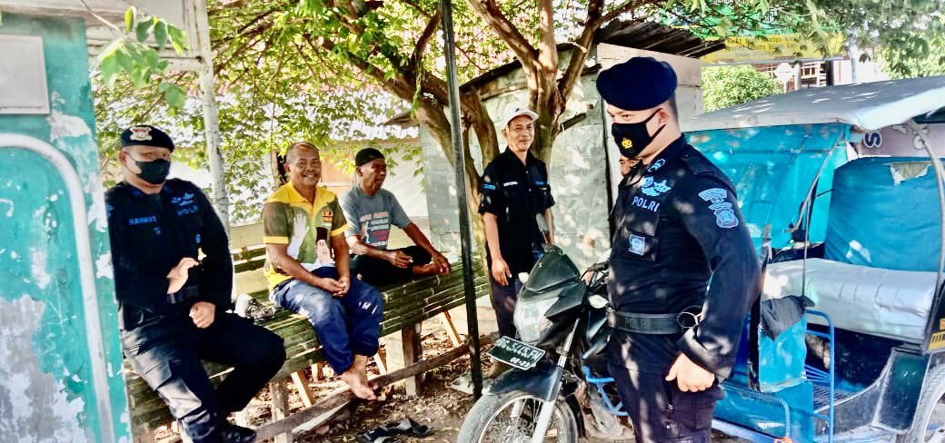 Sambangi Driver Ojek, Brimob Sumsel Jamin Keamanan Masyarakat Melalui Patroli Dialogis