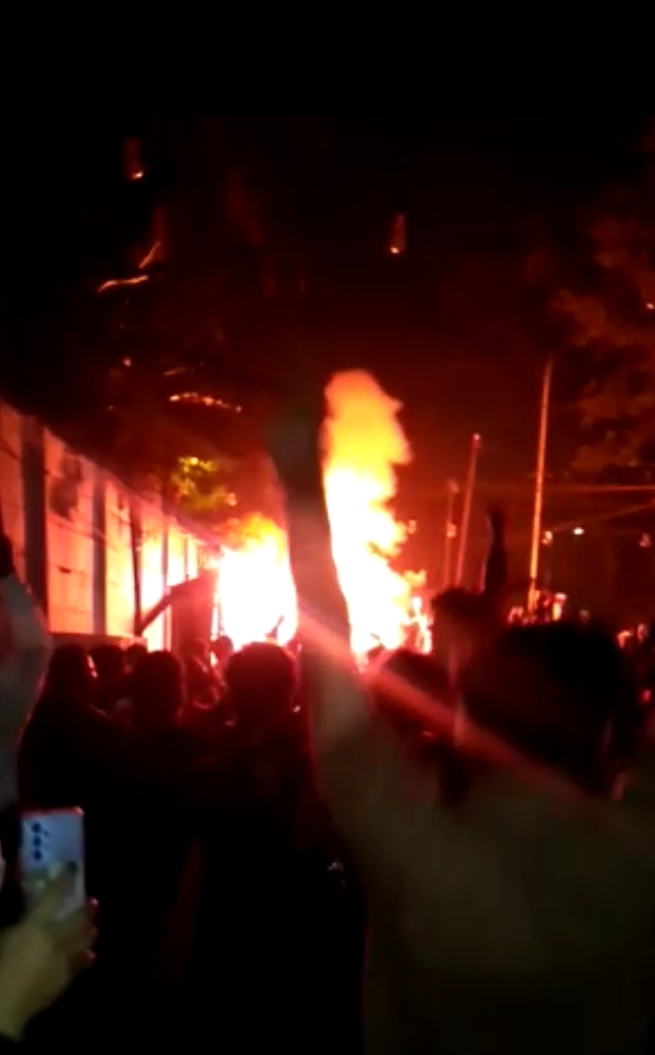Keseruan Nobar Final Piala FA Bigreds Depok, Bersama Dokter Tirta di Naos Coffee