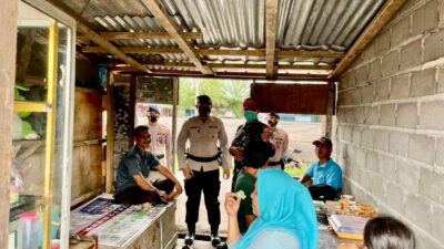 Bersama Personil Koramil 404-03 / Talang Ubi, Anggota Brimob Polda Sumsel Gelar Patroli Guna Menjaga Kodusifitas Wilayah