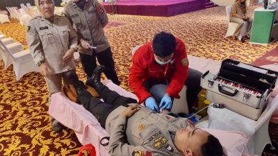 Sambut HUT Ke-76 Bhayangkara, Satbrimob Polda Sumsel Turut Berpartisipasi Dalam Giat Donor Darah di Mapolda Sumsel