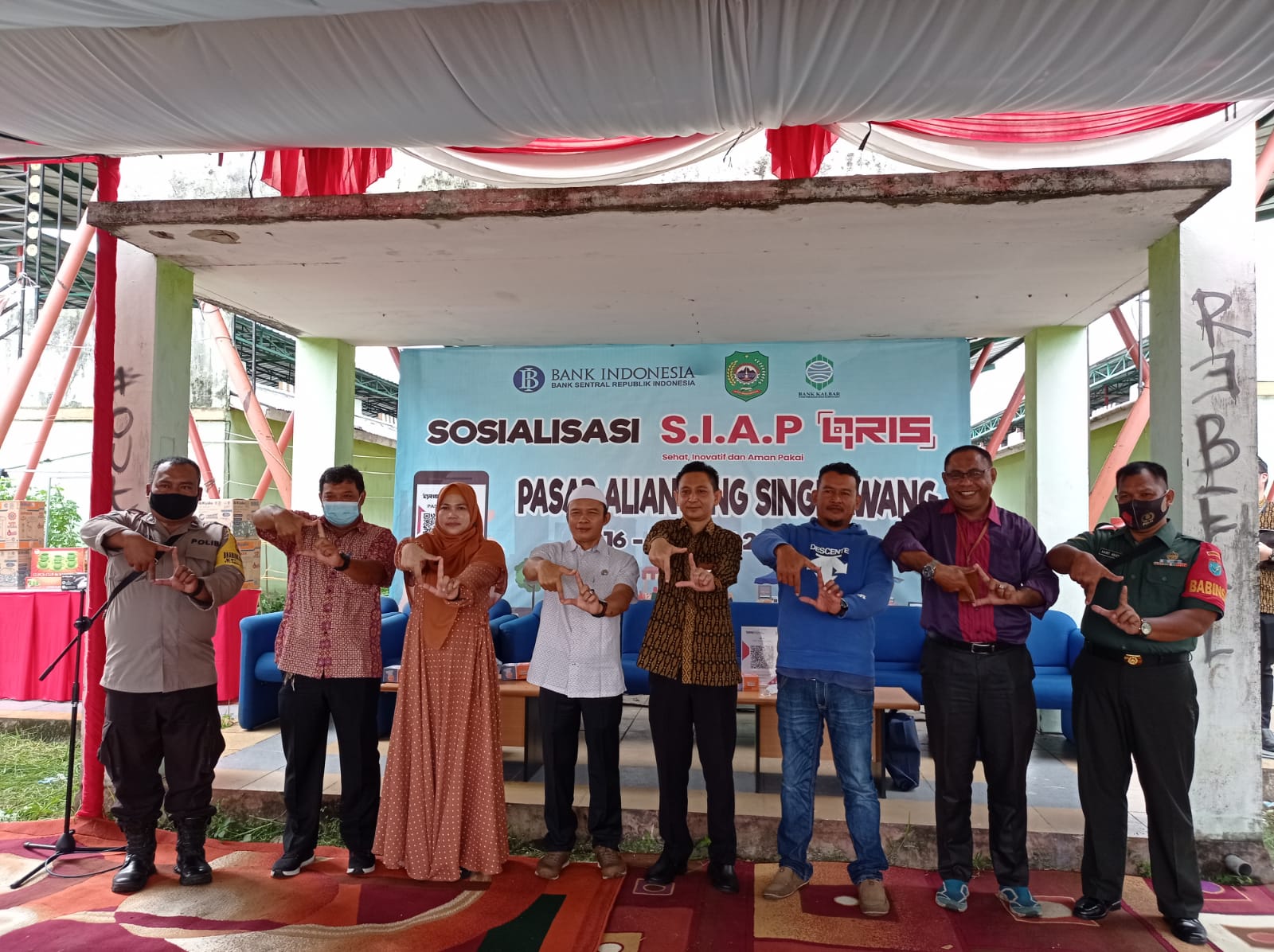 Sosialisasi S.I.A.P Qris Dari Bank Indonesia Bekerja Sama Dengan Bank Kalbar Dipasar Semi Mosern Alianyang Kota Singkawang 2022