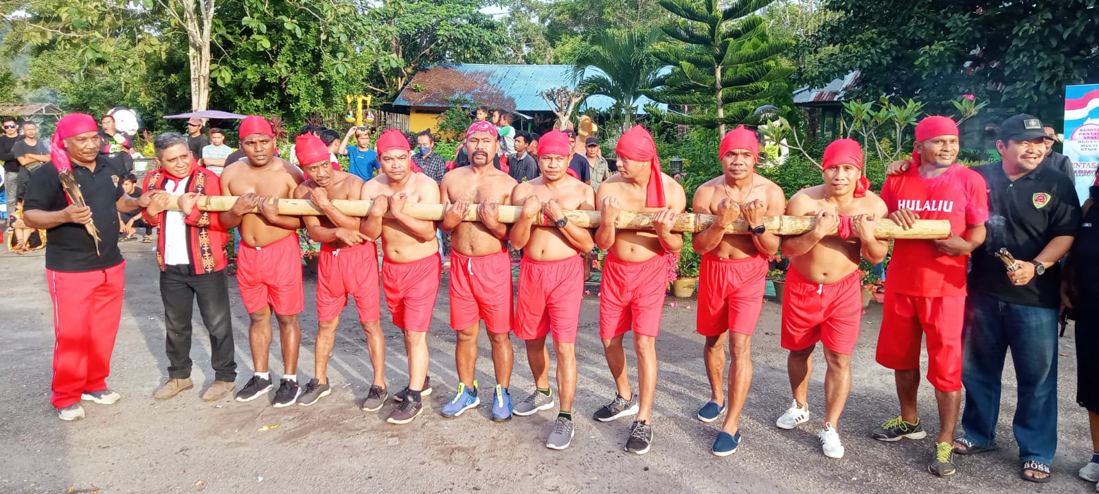 Pagelaran Pentas Seni Budaya Multi Etnis, Harmoni, Kolaborasi, Sinergi Diselenggarakan Oleh Taman Rekriasi Danau Teratai Indah 2002