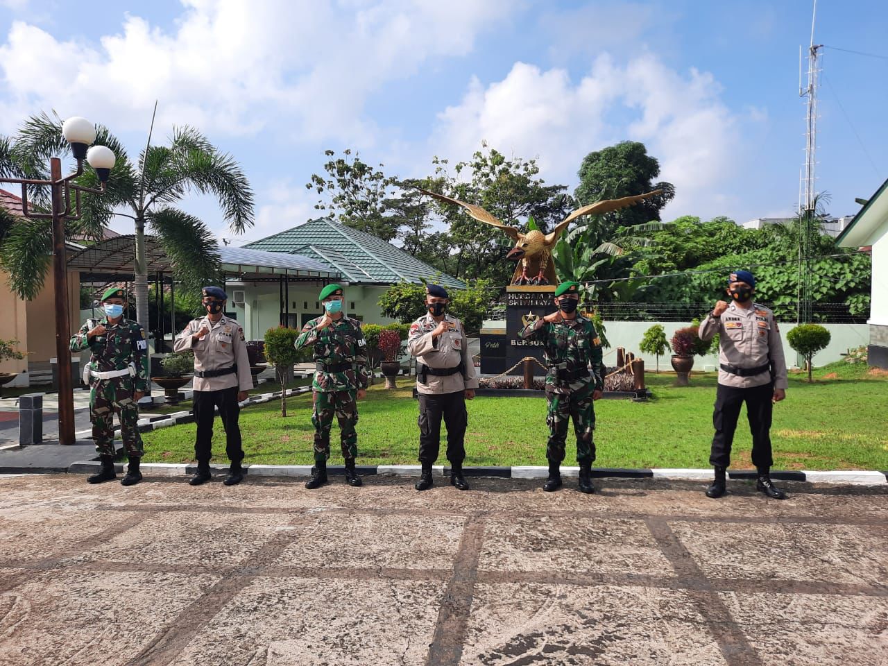 Sambangi Mako Hubdam II/Sriwijaya, Brimob Sumsel Perkuat Soliditas dan Sinergitas TNI-Polri
