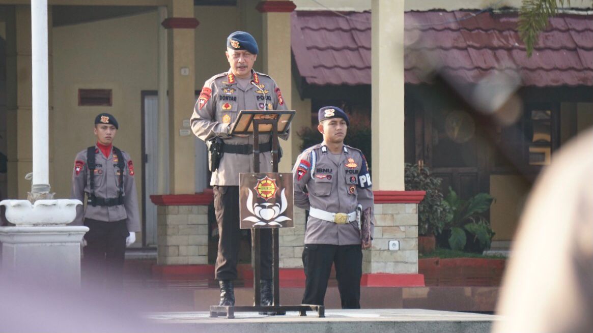 Dansat Brimob Sumsel Ingatkan Terkait Heroisme Perjuangan Pendahulu Bangsa Dalam Giat Upacara Bulanan Lingkungan Satbrimob Polda Sumsel