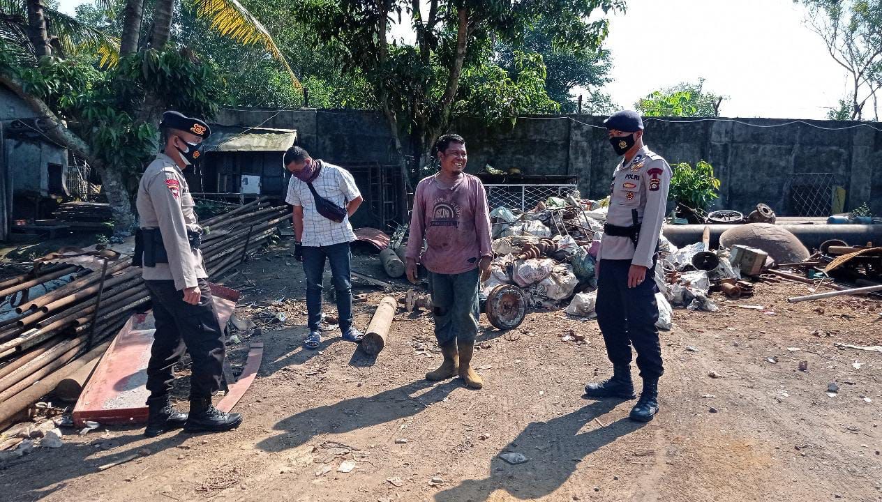 Selain Berikan Himbauan Kamtibmas, Brimob Sumsel Ajak Masyarakat Ogan Ilir Untuk Lebih Peka Terhadap Lingkungan
