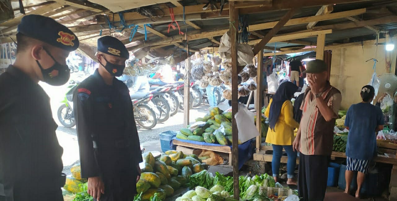 Brimob Sampaikan Pesan Kamtibmas Ke Masyarakat Kabupaten Pali dalam Patroli Dialogis
