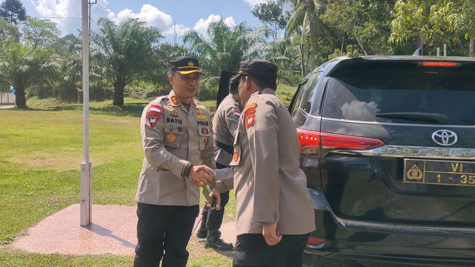 Kapolres Bengkayang Kalbar AKBP Dr. Bayu Suseno, S.H., S.I.K., M.M., M.H. Melakukan Kunjungan Kerja Pertama Ke Polsek Monterado 2022