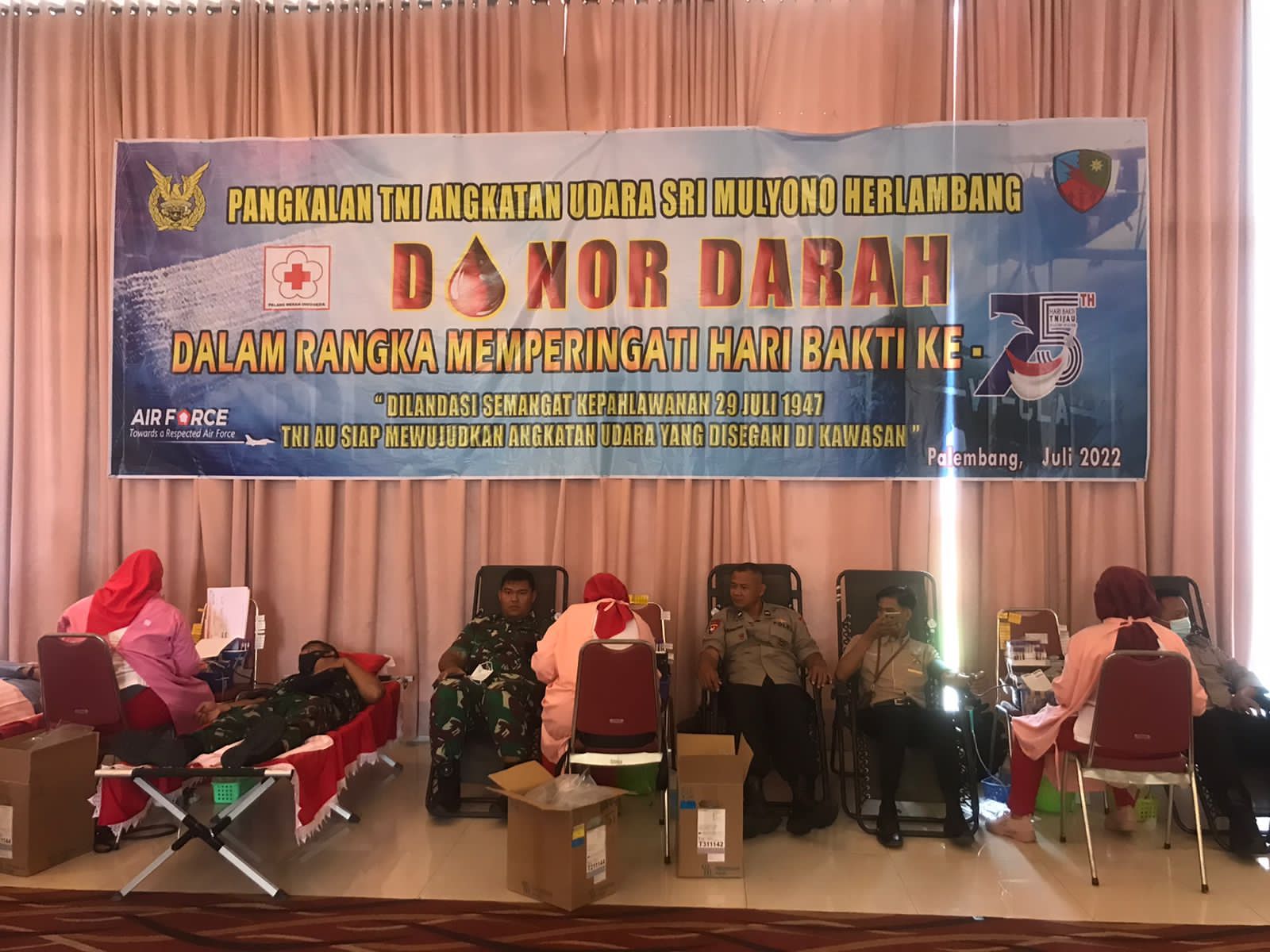 Peringatan Ke-75 Hari Bakti TNI AU, Brimob Sumsel Turut Dalam Aksi Sosial Donor Darah