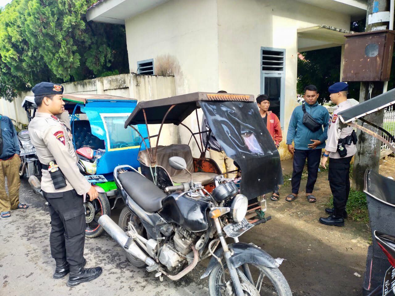 Kehadiran Brimob Melalui Patroli Dialogis, Sampaikan Pesan Kamtibmas Ke Masyarakat Ogan Ilir