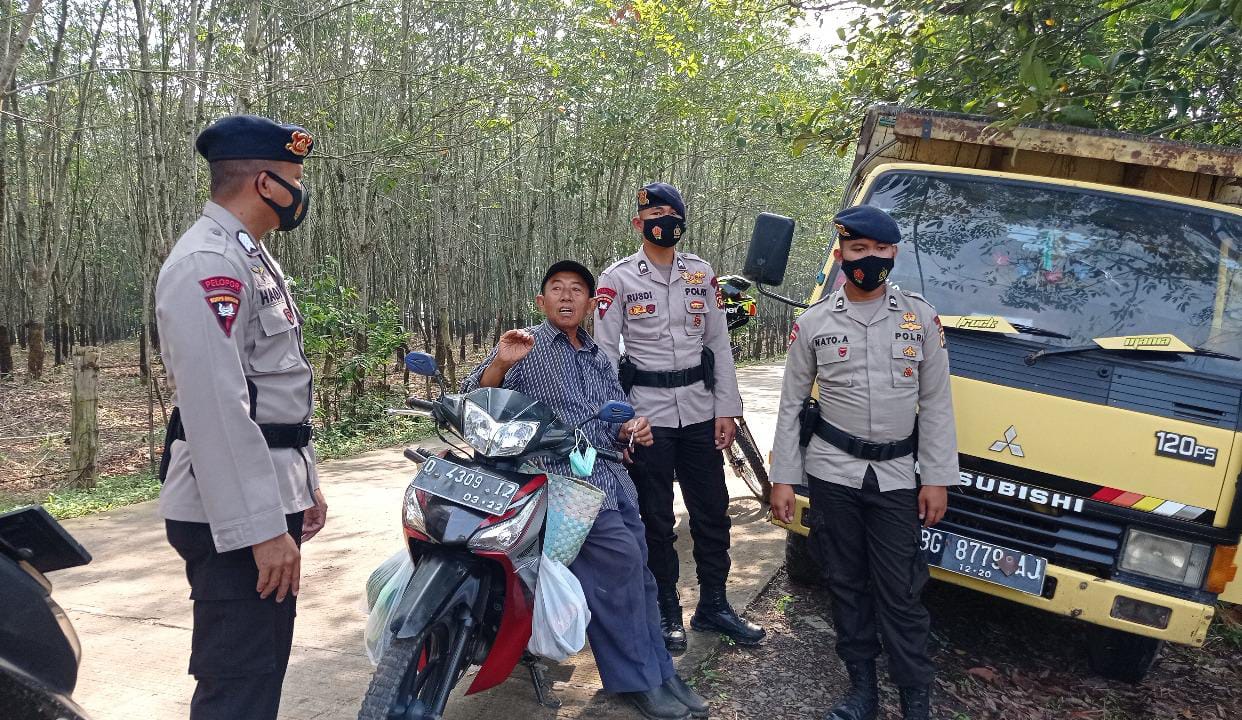 Melalui Patroli Dialogis, Cara Brimob Sumsel Jalin Kedekatan Dengan Masyarakat