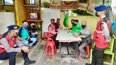 Upaya Pencegahan Penyebaran Virus Covid-19, Brimob Sumsel Kembali Sosialisasikan Instruksi Mendagri Kepada Masyarakat