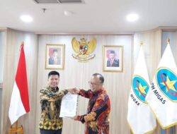 Akibat Kelangkaan BBM Jenis Solar, Bupati Sambas H. Satono Menyurati BPH Migas Untuk Penambahan Kuota 2022. Akibat Kelangkaan BBM Jenis Solar, Bupati Sambas H. Satono Menyurati BPH Migas Untuk Penambahan Kuota 2022.