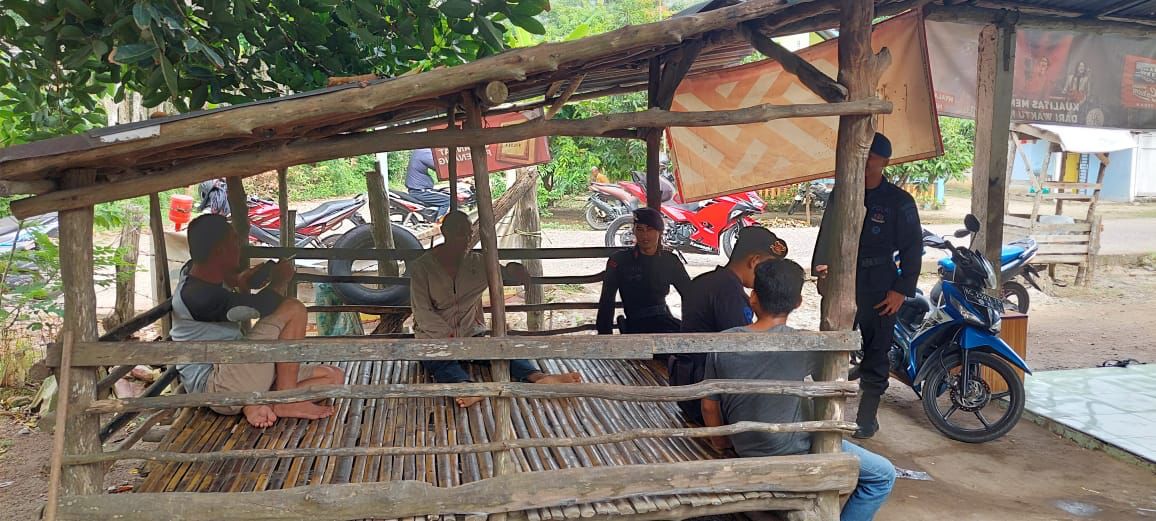 Brimob Sumsel Ajak Masyarakat Ogan Ilir Untuk Jaga Kondusifitas Wilayah Melalui Patroli Dialogis