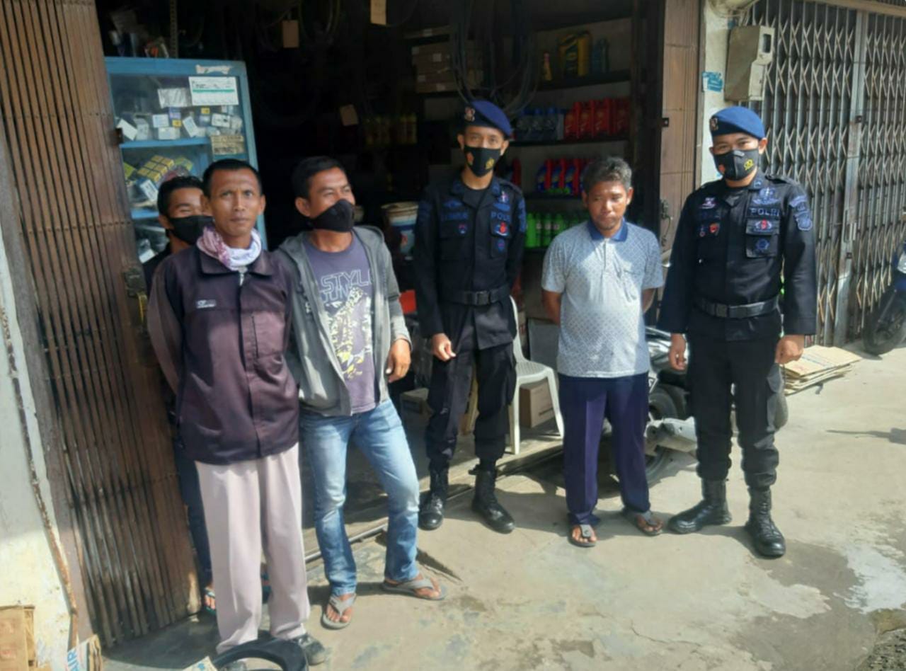 Melalui Patroli Dan Pesan Kamtibmas, Brimob Polda Sumsel Jalin Kedekatan Dengan Masyarakat