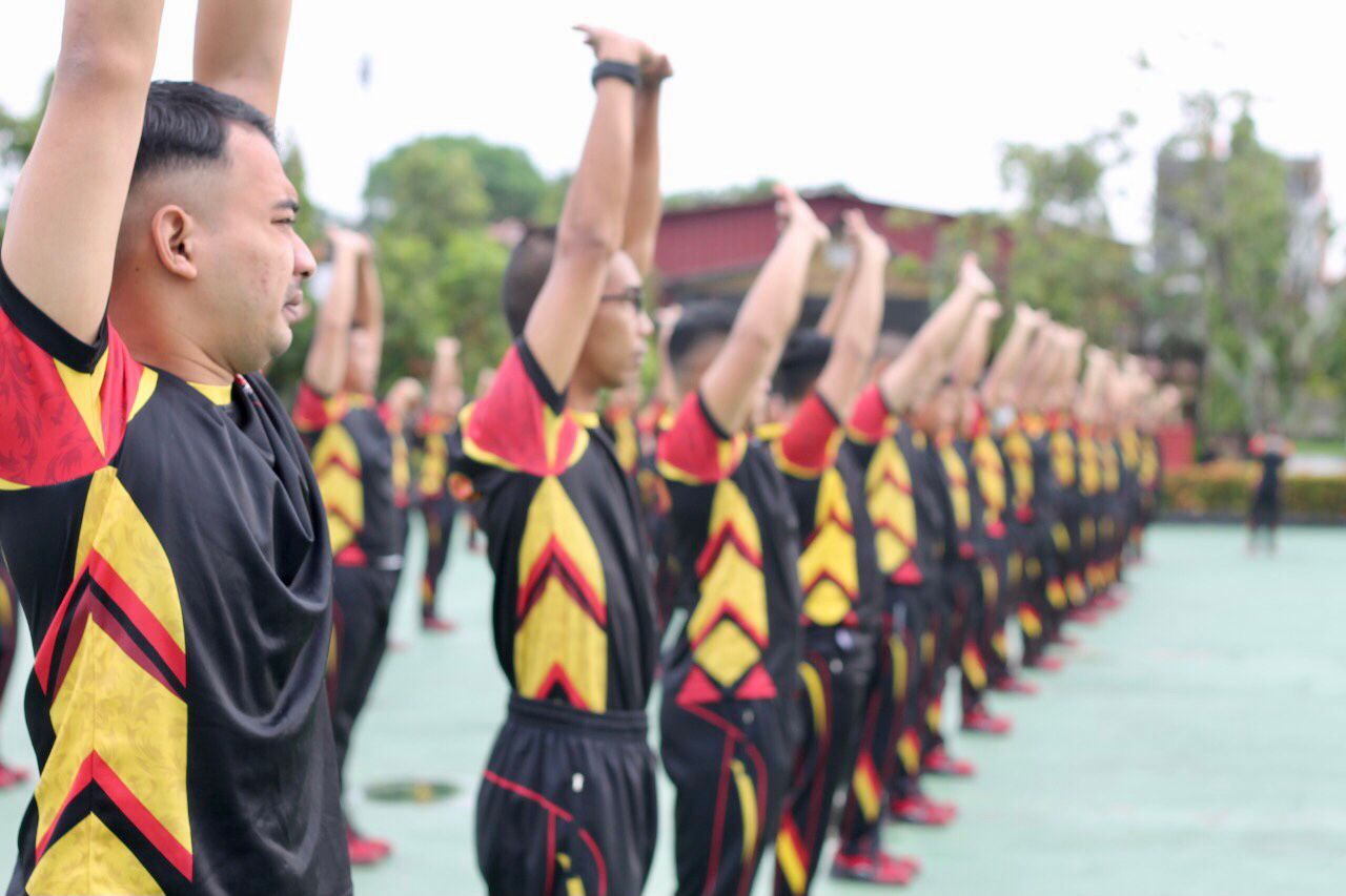 Untuk Menjaga Kondisi Tubuh Agar Tetap Bugar, Brimob Sumsel Rutin Laksanakan Olahraga Pagi Bersama