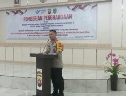 Kapolres Bengkayang AKBP Dr, Bayu Suseno, SH, SIK, MM, MH. Menerima Penghargaan Dari (BP2MI) & Ketua DPRD Bengkayang 2022 Kapolres Bengkayang AKBP Dr, Bayu Suseno, SH, SIK, MM, MH. Menerima Penghargaan Dari (BP2MI) & Ketua DPRD Bengkayang 2022